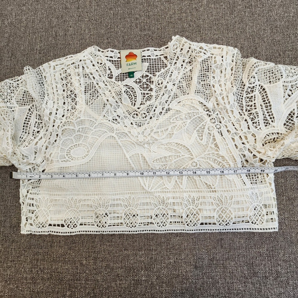 Listing for @susieq557 FARM Rio Off White Guipure Crop Top Blouse Sz. XS - Picture 10 of 16